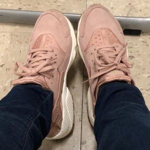 Air Huarache Run SD PARTICLE PINK/MUSHROOM-SAIL